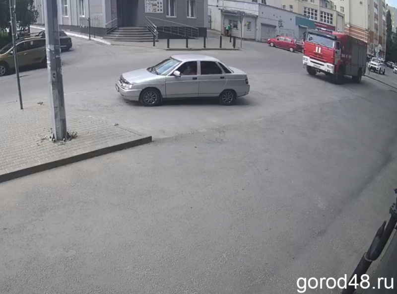 Из-за сообщений с угрозами в Липецкой области эвакуировали несколько судов