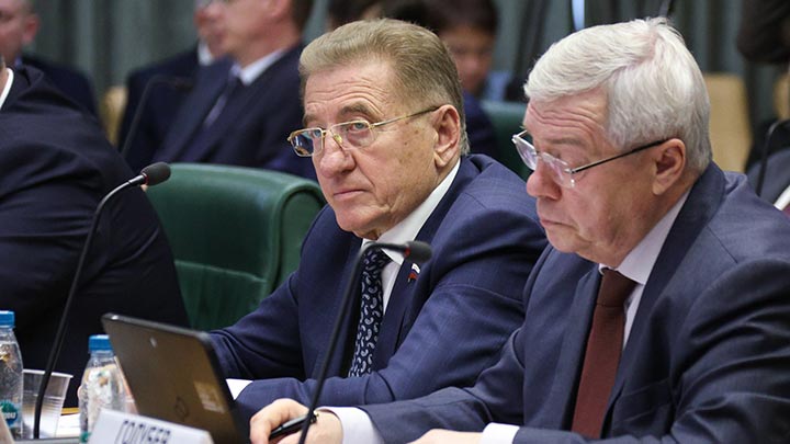 В Совете Федерации обсудили реформу управления многоквартирными домами