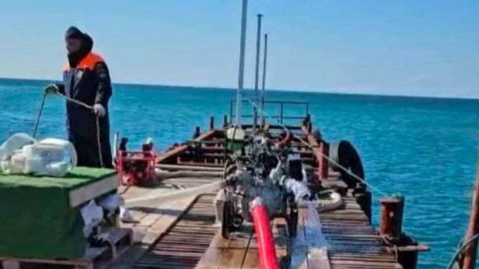 В Анапе тестируют инновационную систему очистки моря от мазута